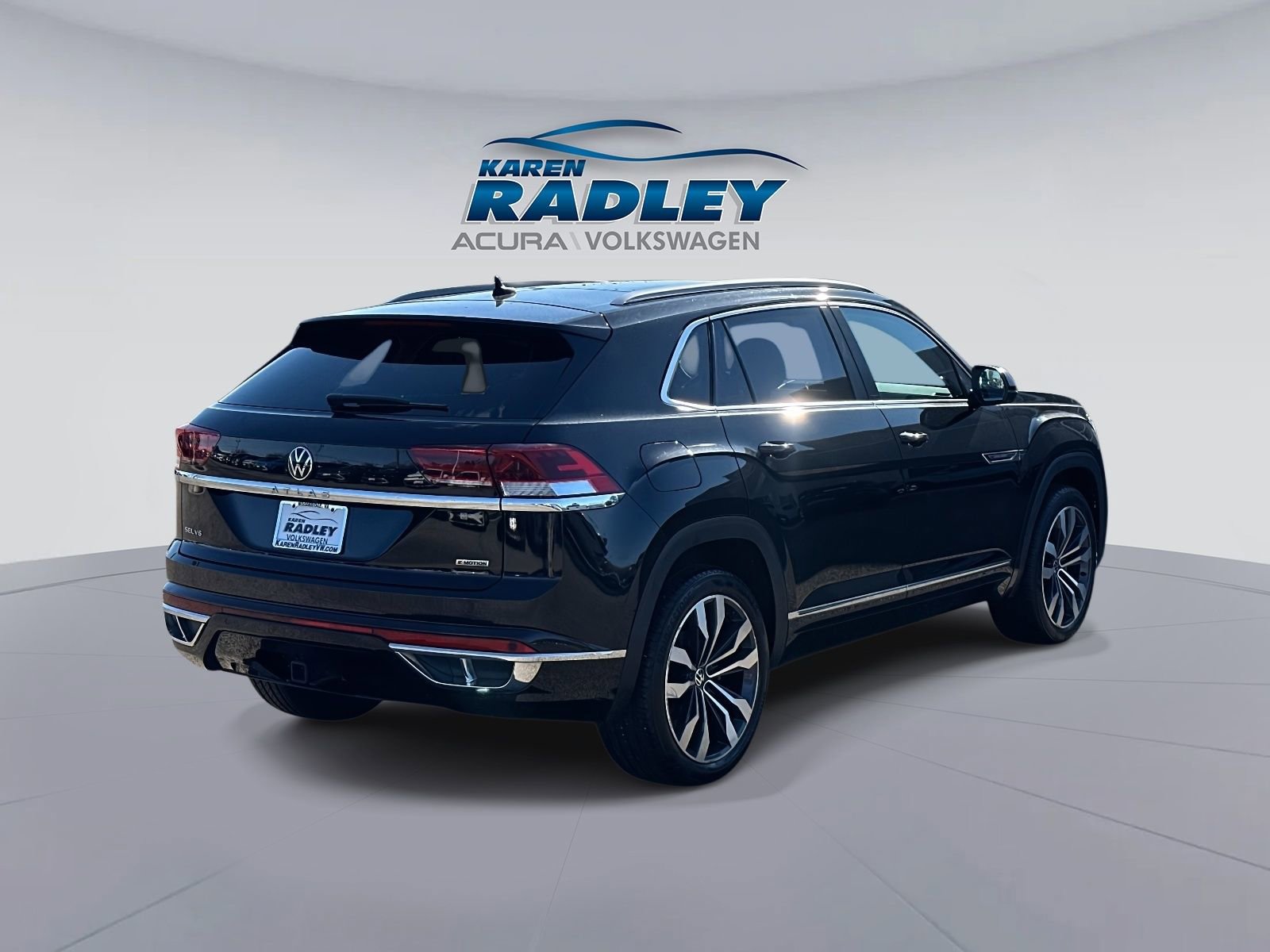 Used 2021 Volkswagen Atlas Cross Sport SEL R-Line video 2