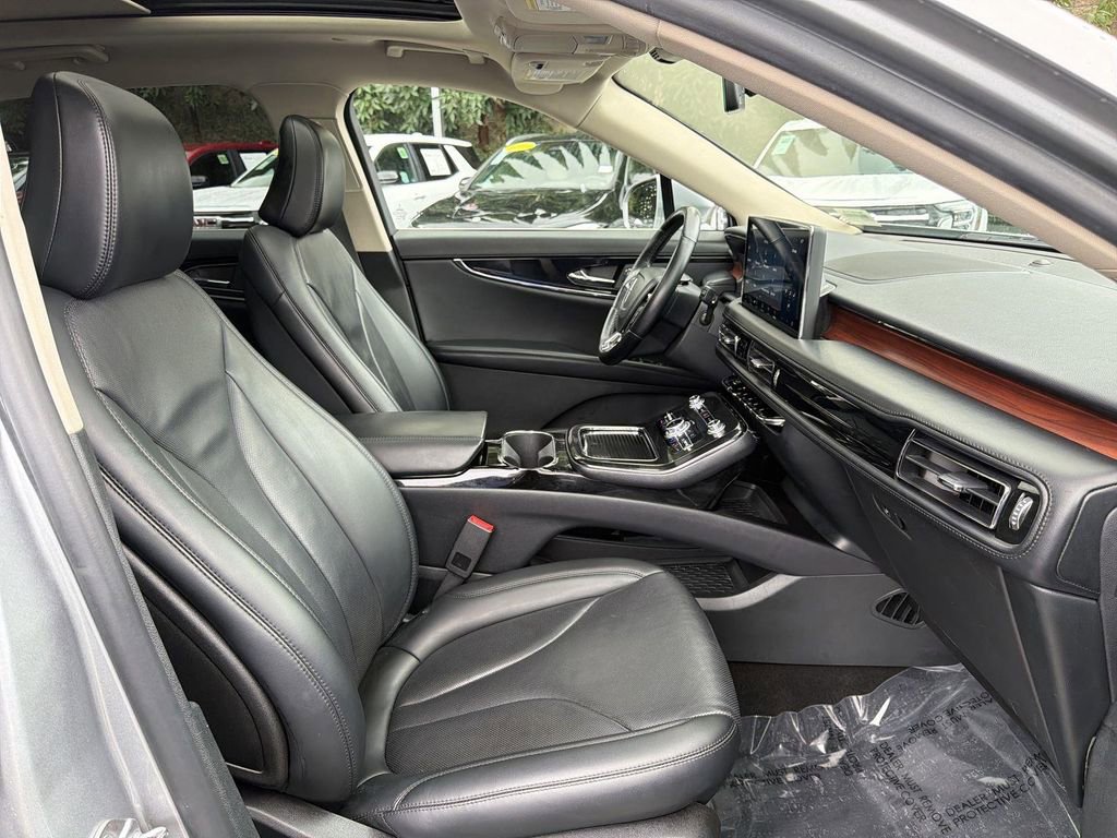 Used 2023 Lincoln Nautilus Reserve AWD/4WD image 30