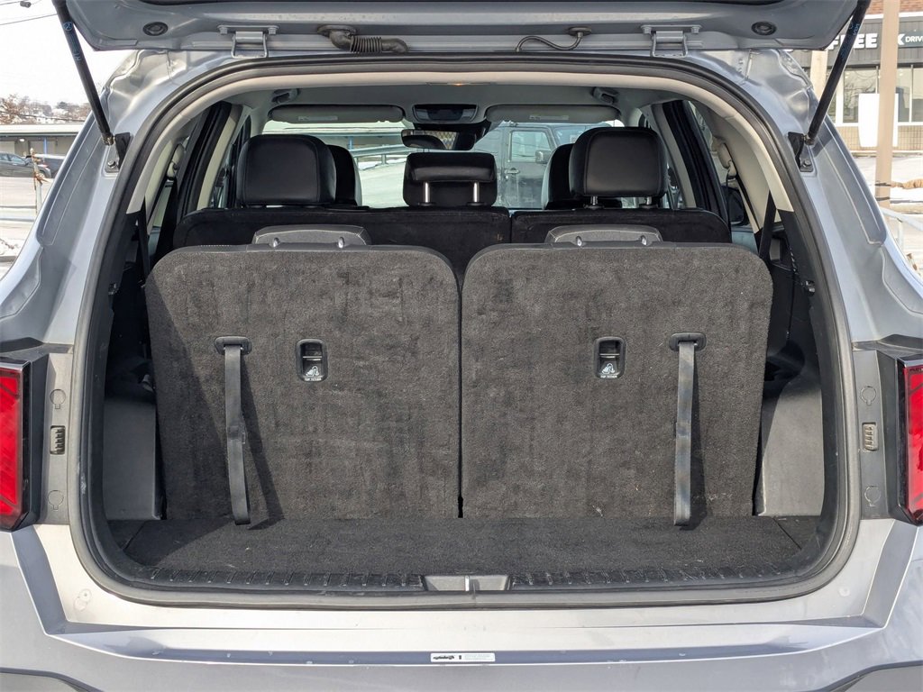 Used 2024 Kia Sorento S image 36