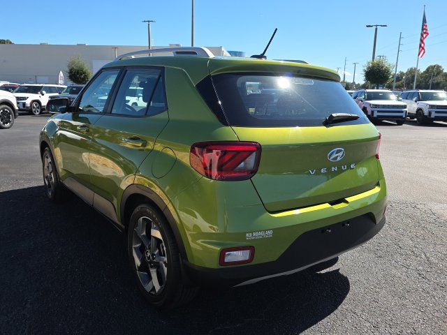 Certified 2024 Hyundai Venue SEL FWD image 3