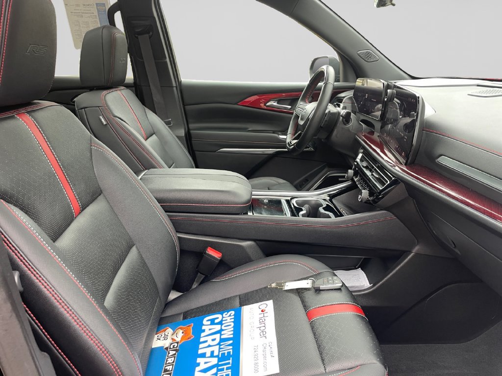 Used 2024 Chevrolet Traverse RS AWD/4WD image 11