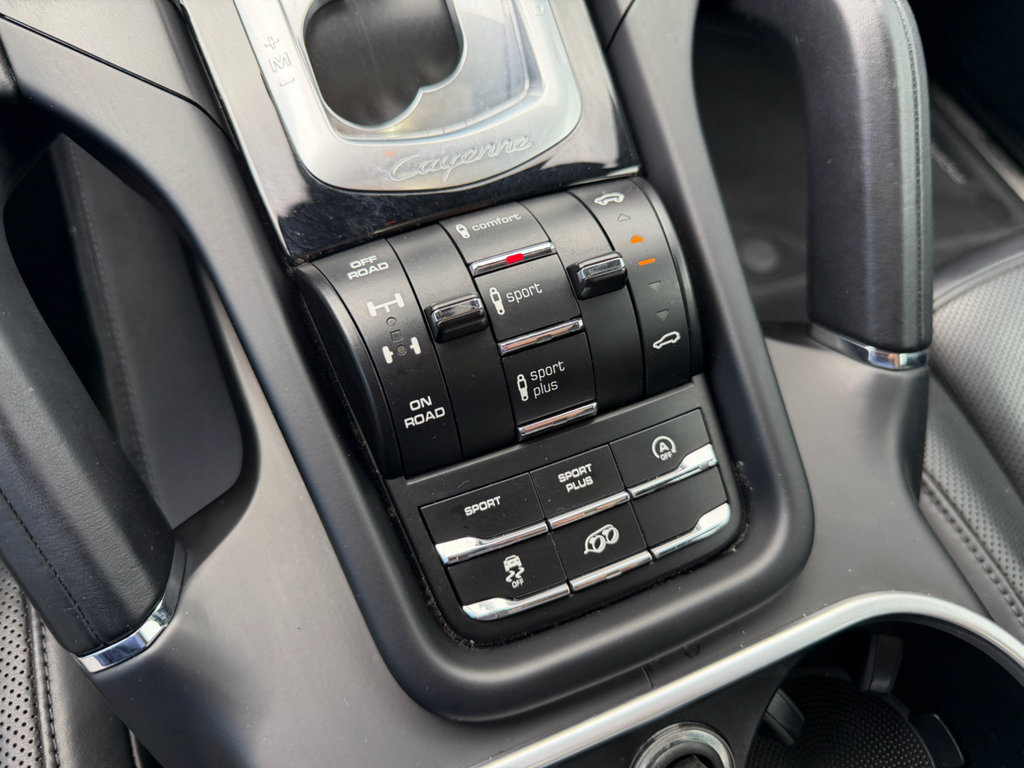 Used 2017 Porsche Cayenne GTS AWD/4WD image 26