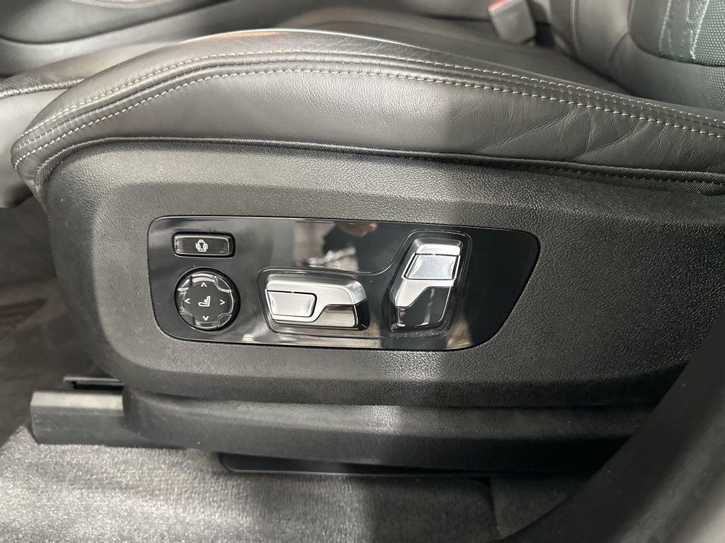 Certified 2025 BMW X5 xDrive40i w/ M Sport Package AWD/4WD image 14