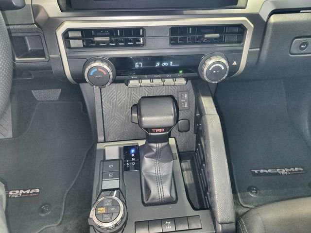 Certified 2025 Toyota Tacoma TRD Off-Road image 19