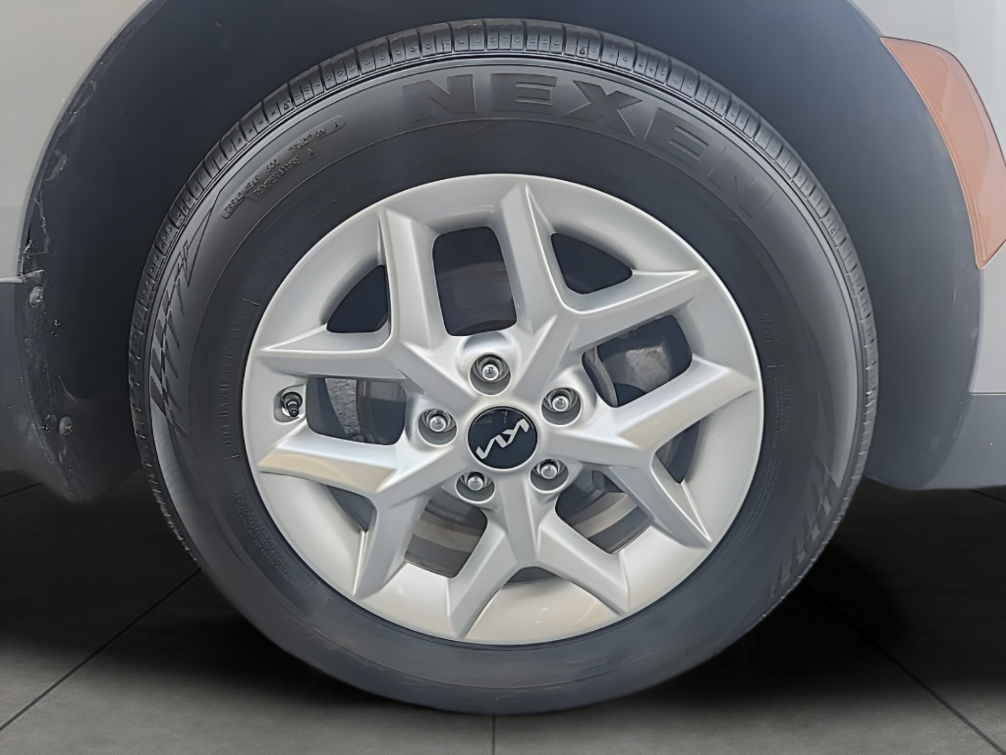 Used 2023 Kia Soul LX w/ LX Technology Package image 5