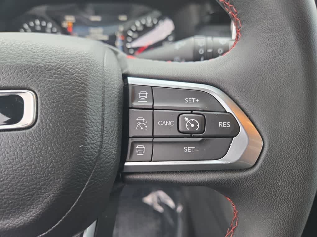 Used 2024 Jeep Compass Trailhawk image 10
