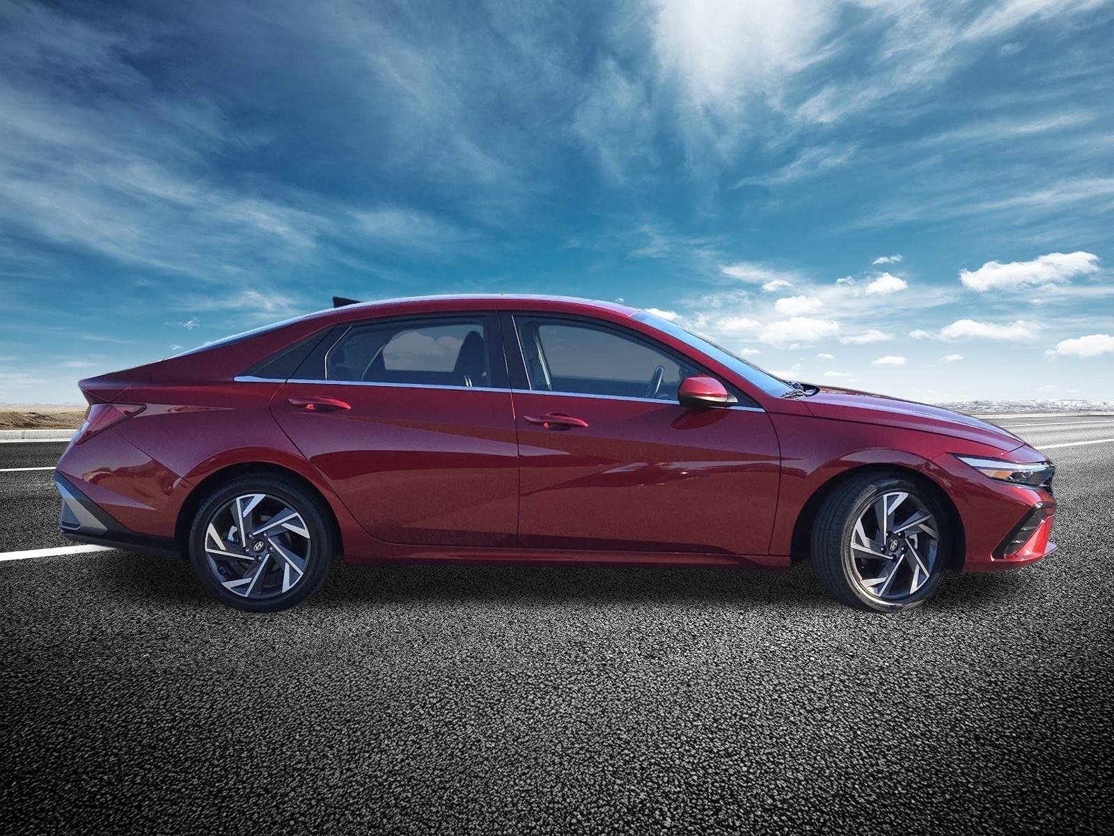 Used 2025 Hyundai Elantra SEL image 21