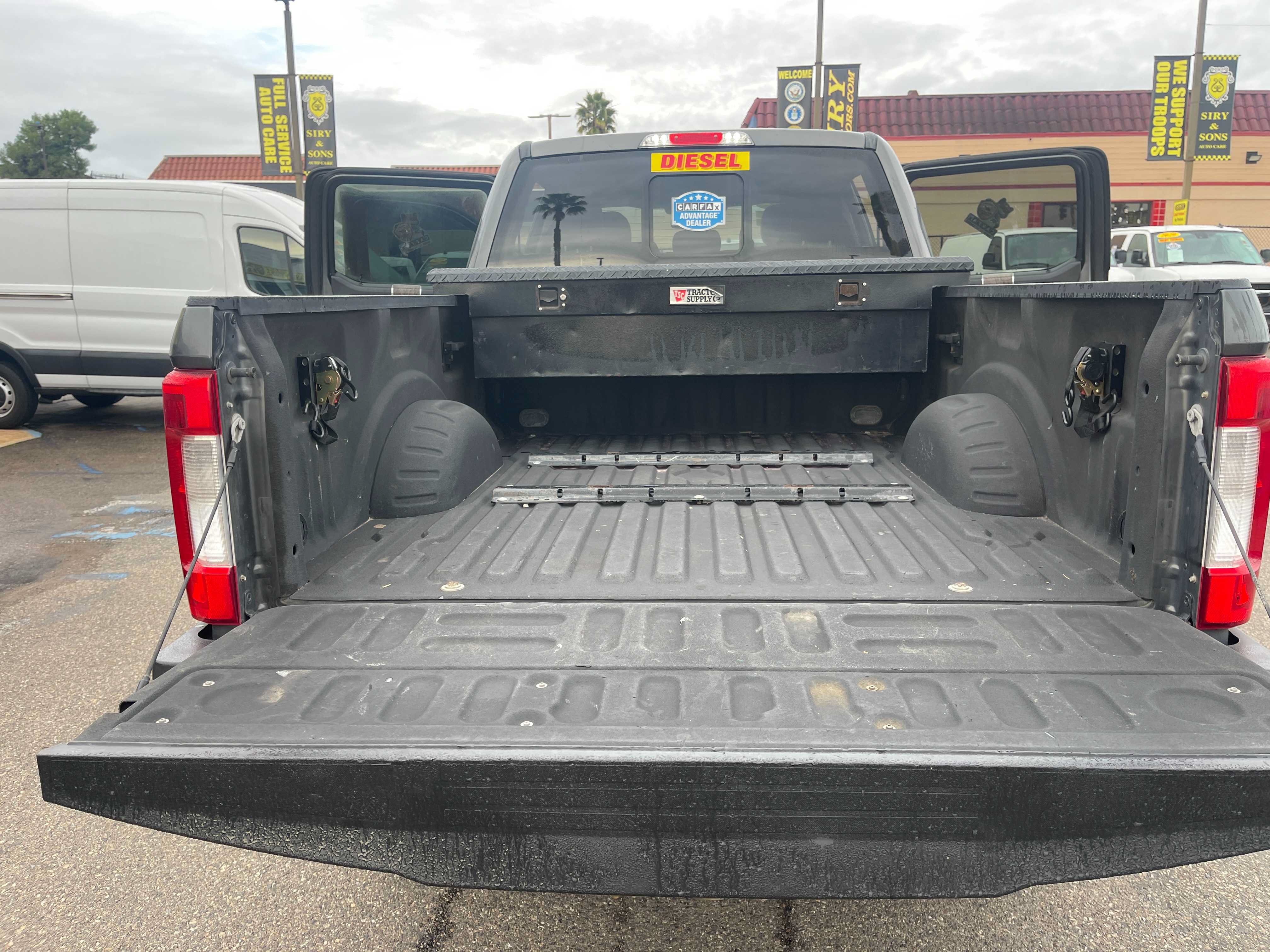 Used 2017 Ford F250 Lariat w/ Lariat Value Package AWD/4WD image 14