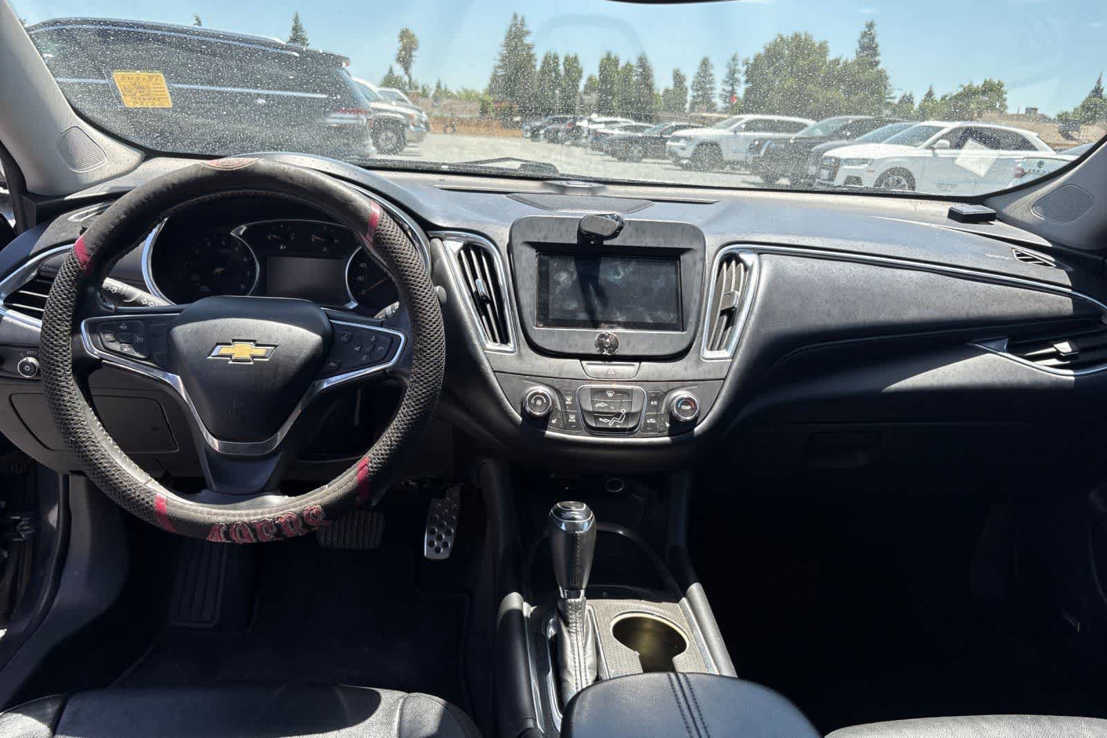 Used 2016 Chevrolet Malibu LT w/ Leather Package FWD image 4