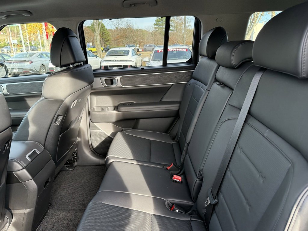 Used 2025 Hyundai Santa Fe Limited image 25