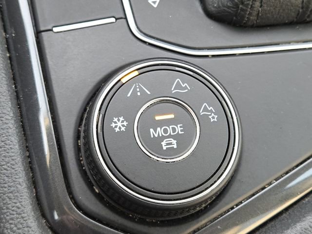 Used 2019 Volkswagen Tiguan S image 9