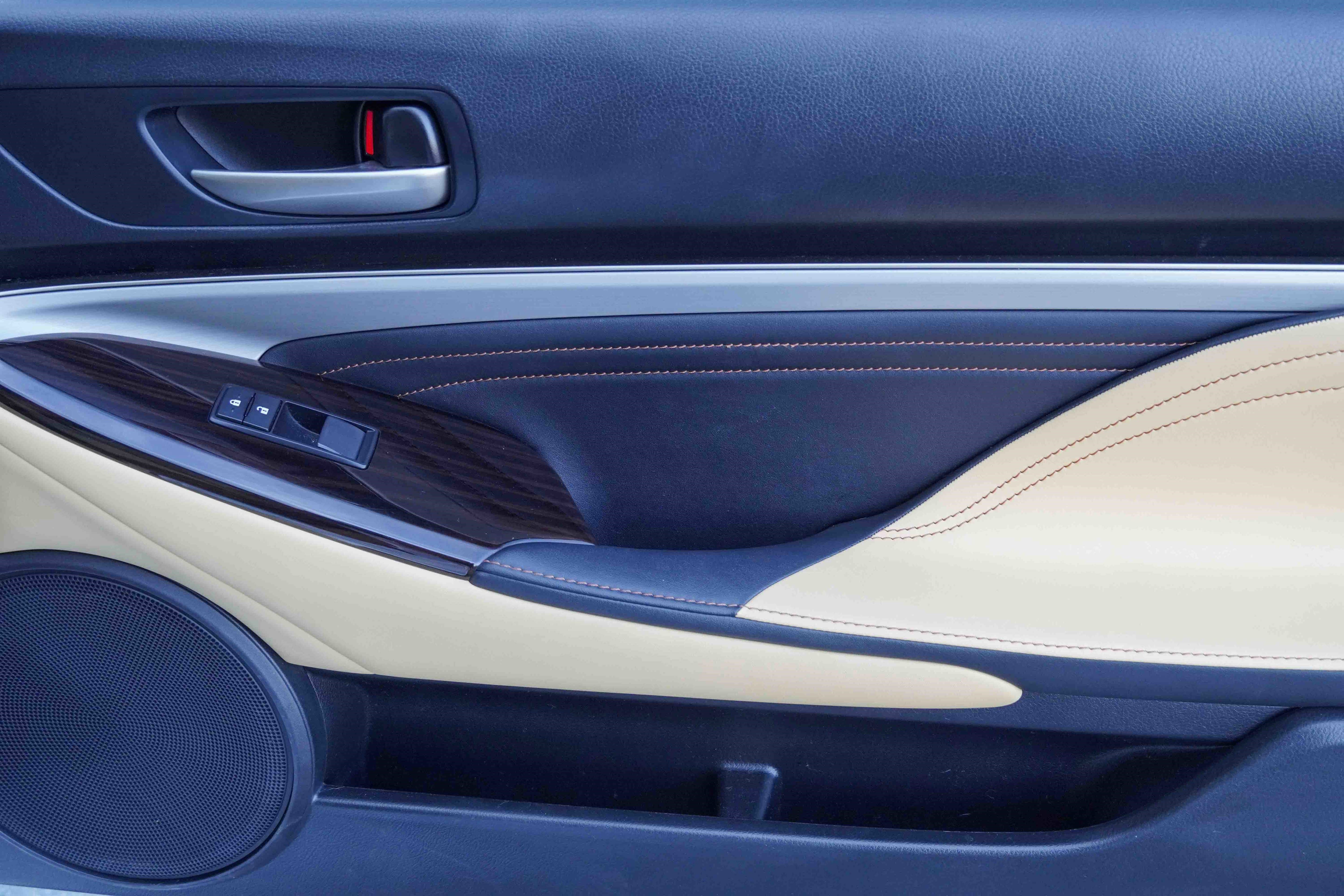 Used 2017 Lexus RC 200t image 30