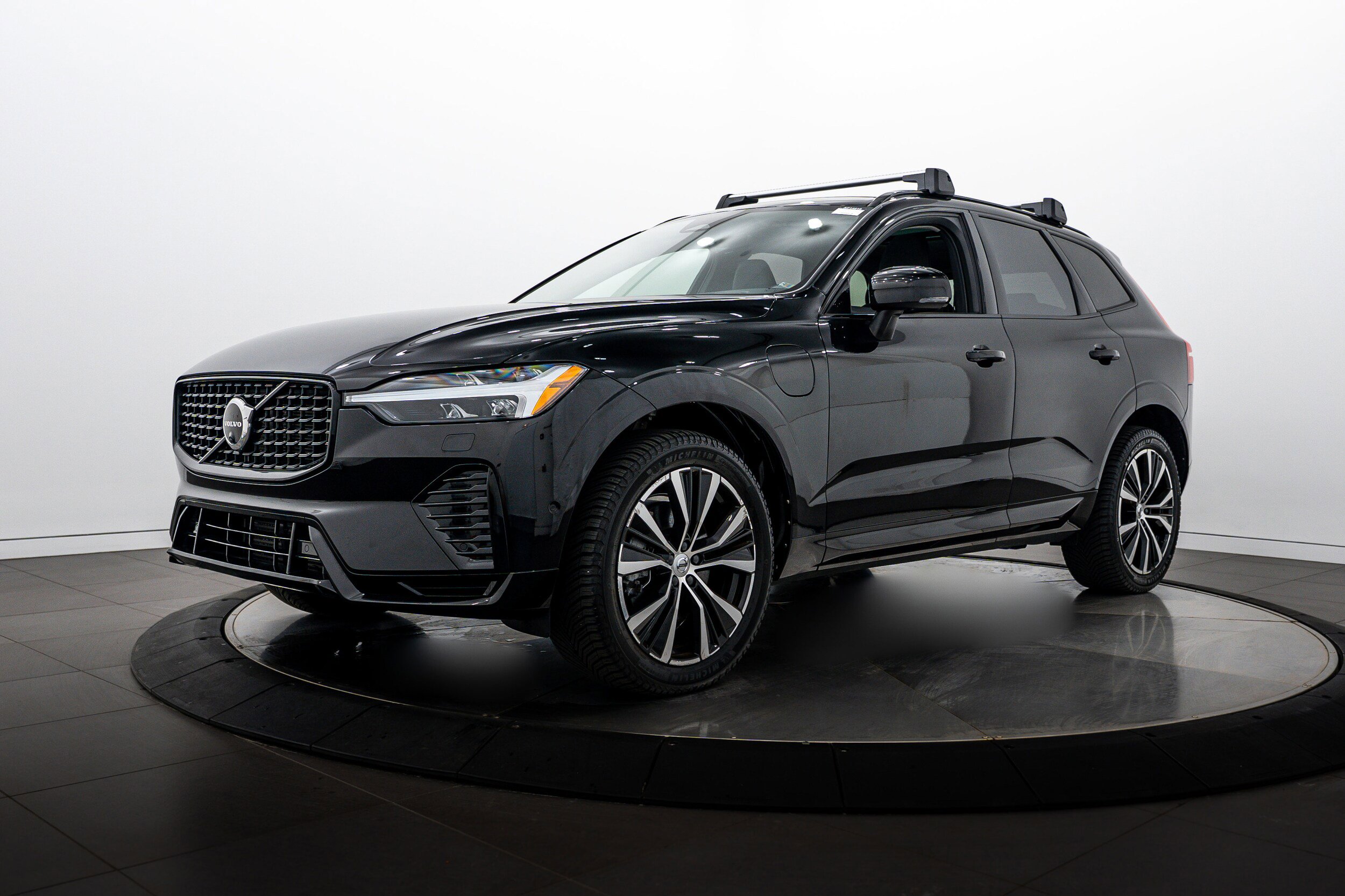 Used 2023 Volvo XC60 T8 Ultimate w/ Protection Package Premier AWD/4WD image 7