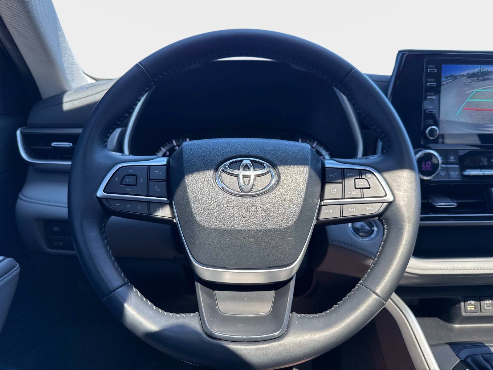 Used 2022 Toyota Highlander XLE image 27