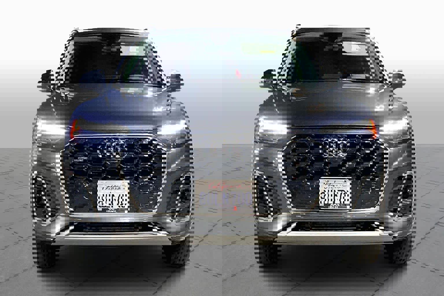 Used 2021 Audi Q5 e Prestige w/ Prestige Package image 3