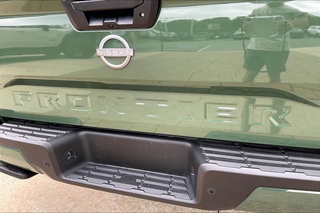 Used 2025 Nissan Frontier SV RWD image 21