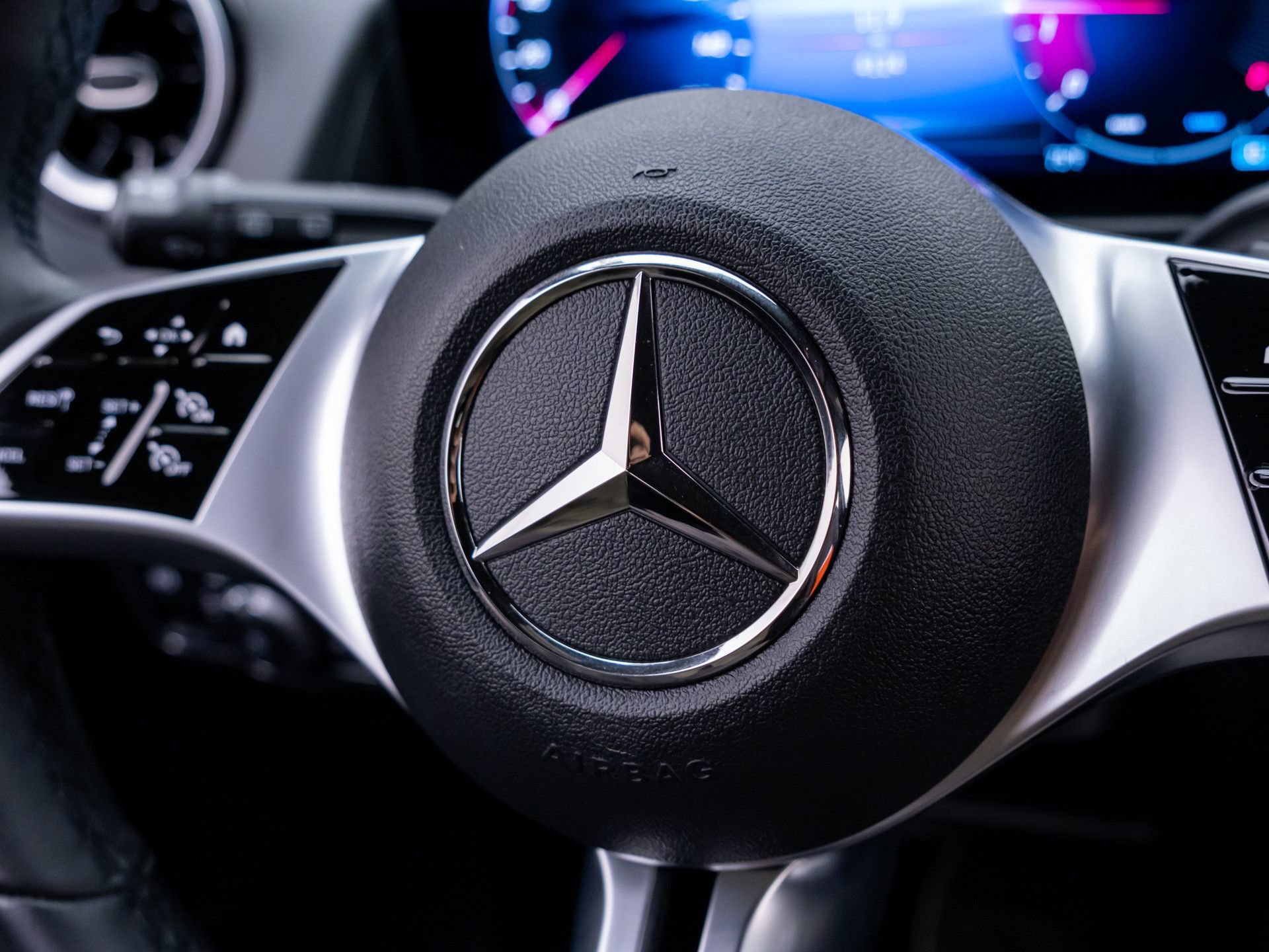 Used 2026 Mercedes-Benz GLB 250 image 27