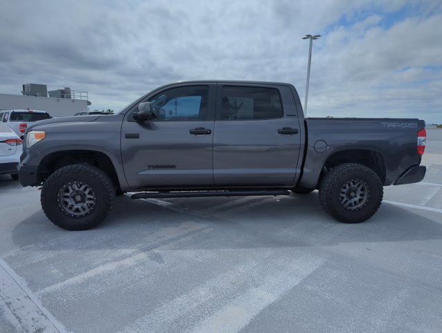Used 2017 Toyota Tundra Limited w/ Limited Premium Package image 5