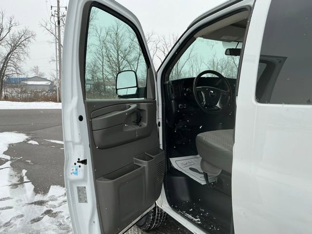 Used 2015 Chevrolet Express 3500 LT w/ LT Preferred Equipment Group image 15