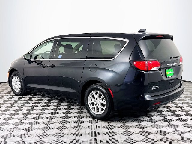 Used 2022 Chrysler Voyager LX FWD image 6