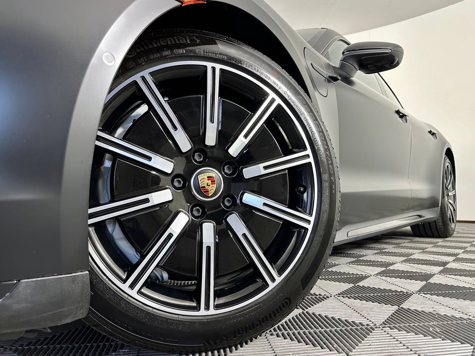 Used 2020 Porsche Taycan Turbo AWD/4WD image 9