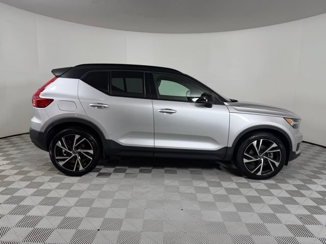 Used 2019 Volvo XC40 T5 R-Design AWD/4WD image 8