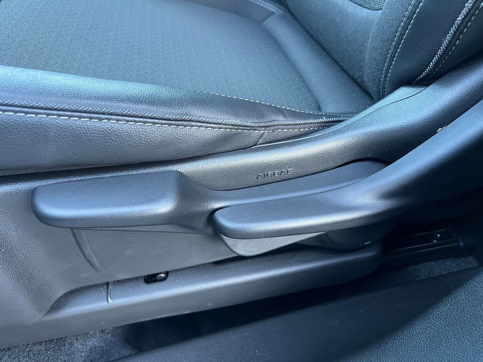 Used 2025 Buick Encore GX Preferred image 23