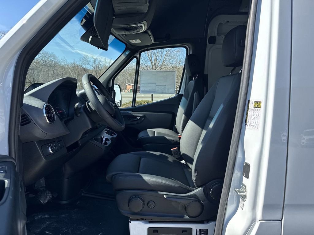 New 2025 Mercedes-Benz Sprinter 2500 image 9