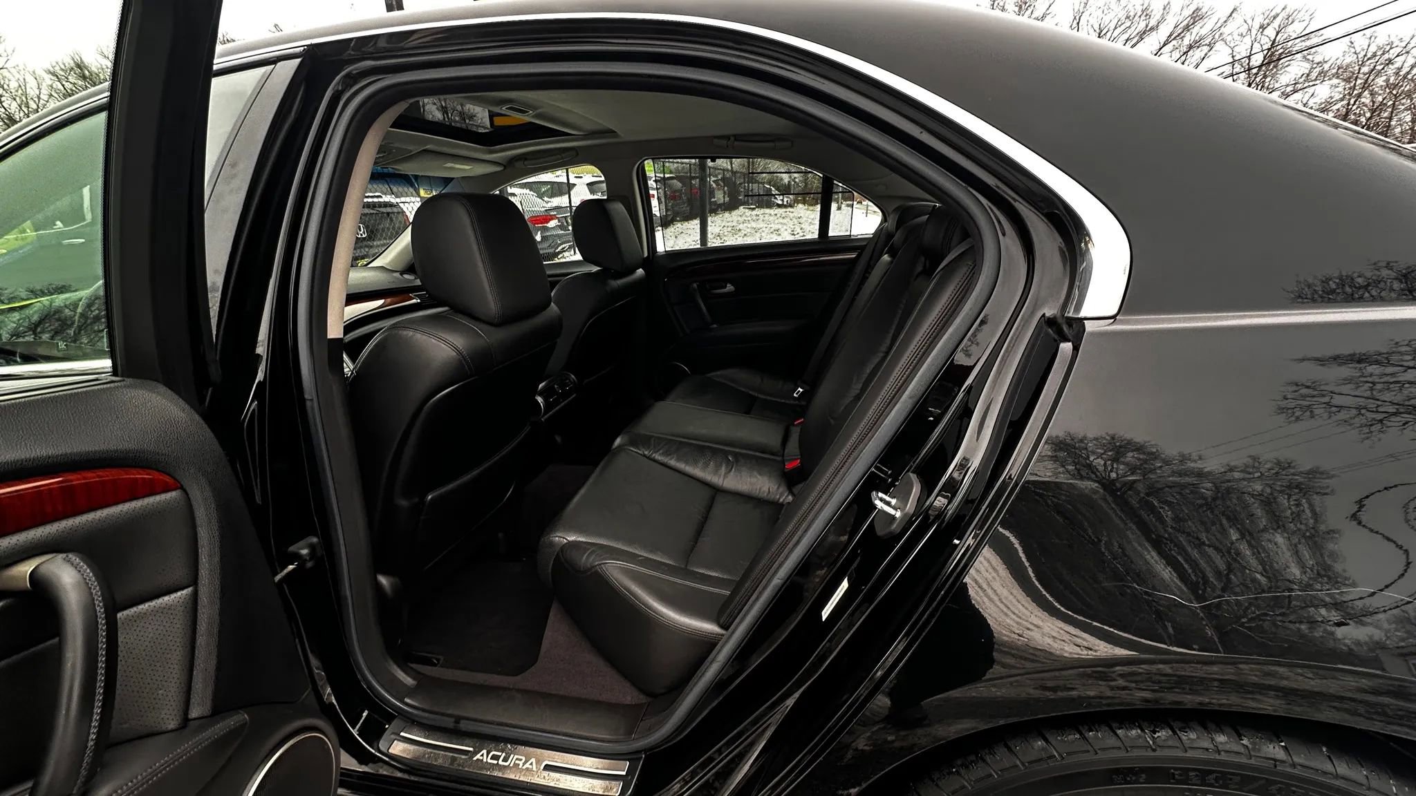 Used 2011 Acura RL image 21