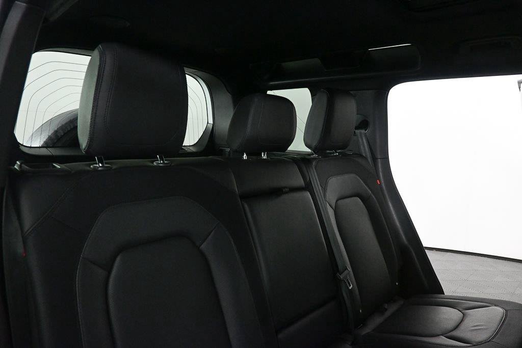 Used 2023 Land Rover Defender 110 X-Dynamic SE AWD/4WD image 19