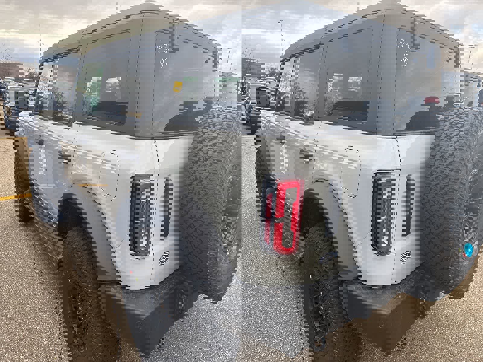 New 2026 Ford Bronco Outer Banks w/ Sasquatch Package image 5