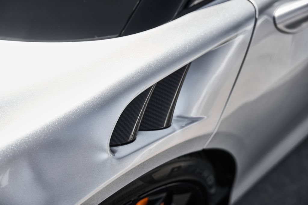 Used 2023 McLaren Artura RWD image 9