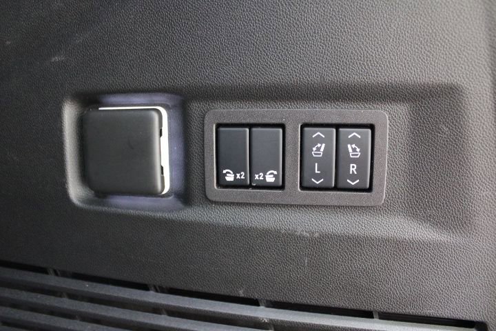 Used 2024 Chevrolet Tahoe Z71 w/ Z71 Off-Road Package AWD/4WD image 15