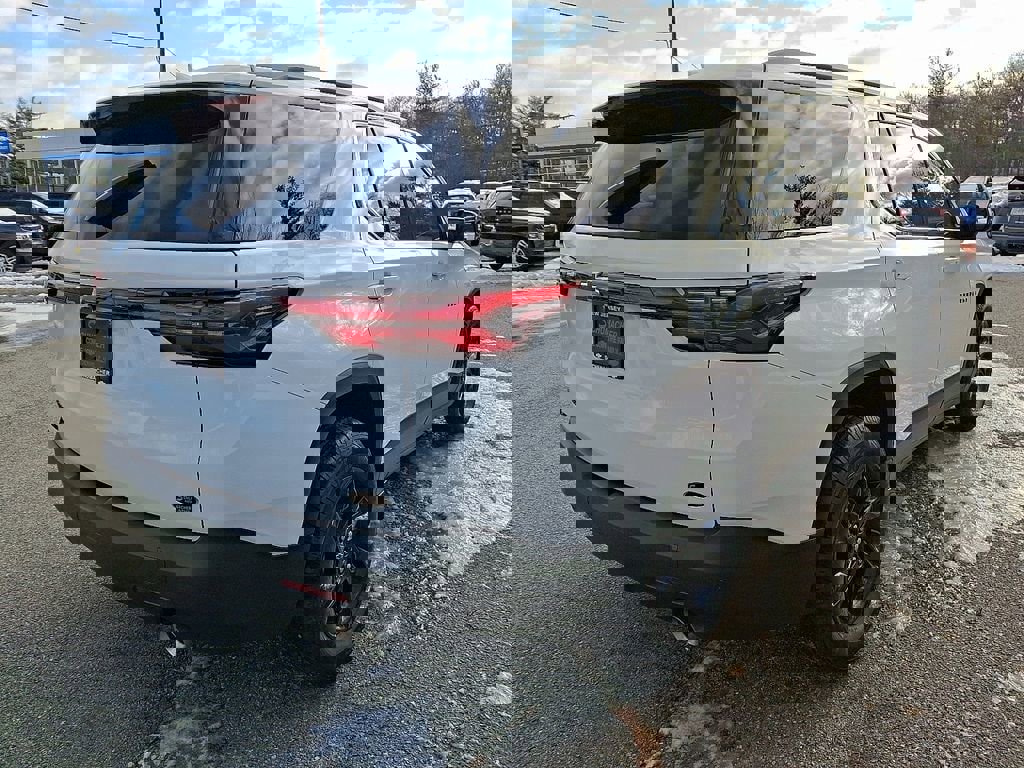 Used 2023 Chevrolet Traverse LS w/ Midnight/Sport Edition image 7