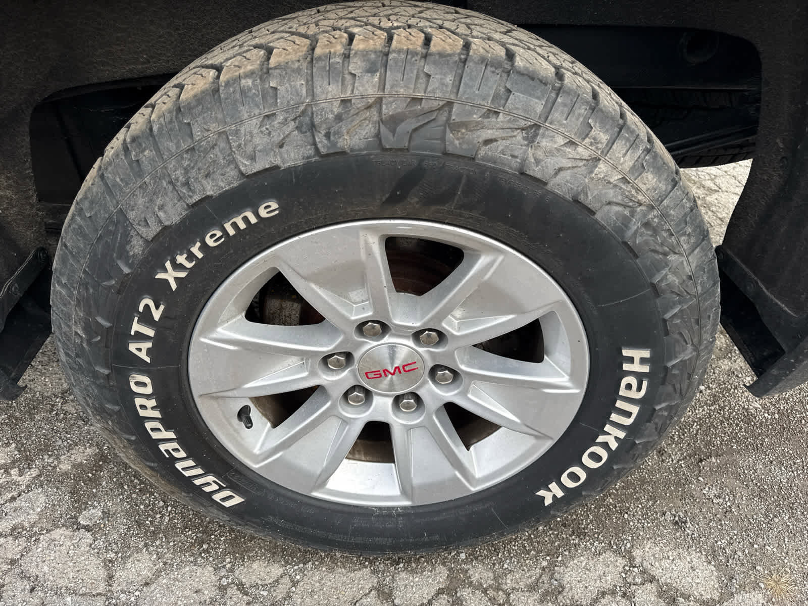 Used 2020 GMC Sierra 1500 SLE w/ SLE Value Package image 4