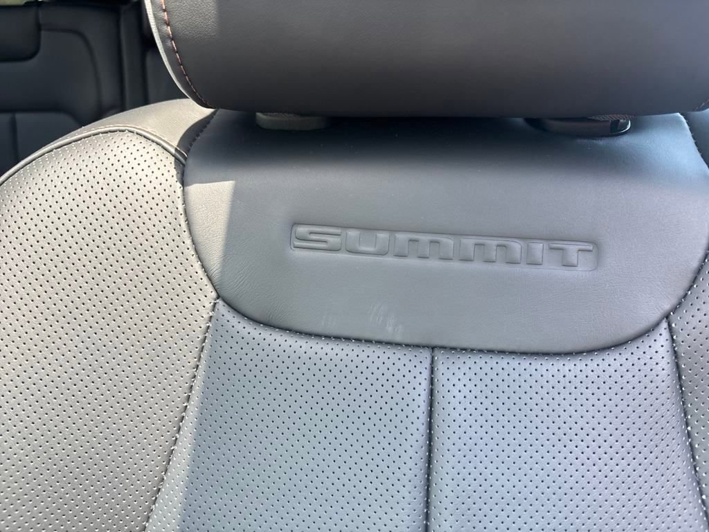 New 2024 Jeep Grand Cherokee Summit AWD/4WD image 21