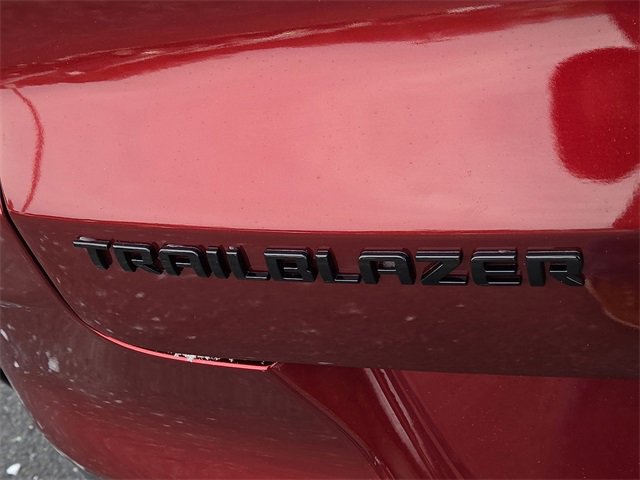 Used 2023 Chevrolet TrailBlazer RS w/ Sun and Liftgate Package image 32