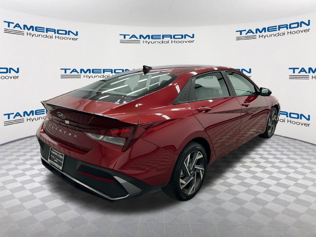 Used 2025 Hyundai Elantra Sport w/ Cargo Package FWD image 5