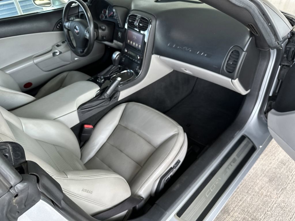 Used 2010 Chevrolet Corvette Convertible w/ Preferred Equipment Group RWD image 28