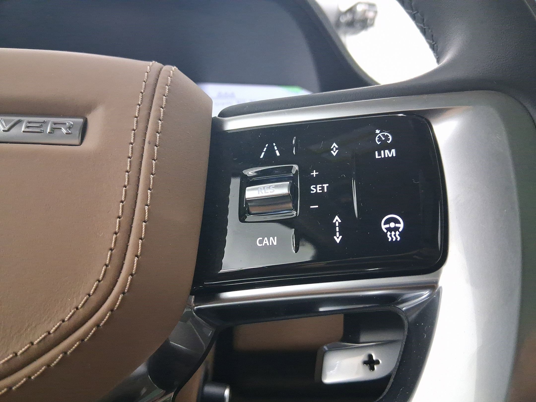 New 2026 Land Rover Range Rover SE image 16