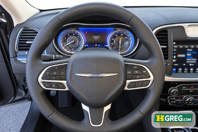 Used 2023 Chrysler 300 Touring w/ Sport Appearance Package RWD image 13