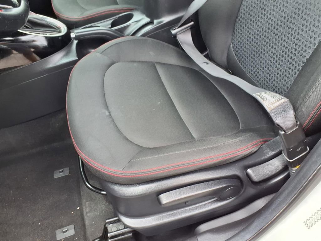 Used 2016 Kia Soul + w/ Soulful Package FWD image 24