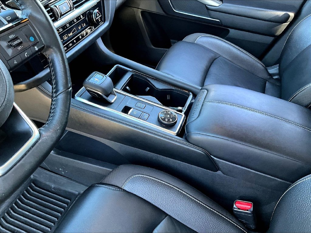 Used 2023 Nissan Pathfinder SL AWD/4WD image 20