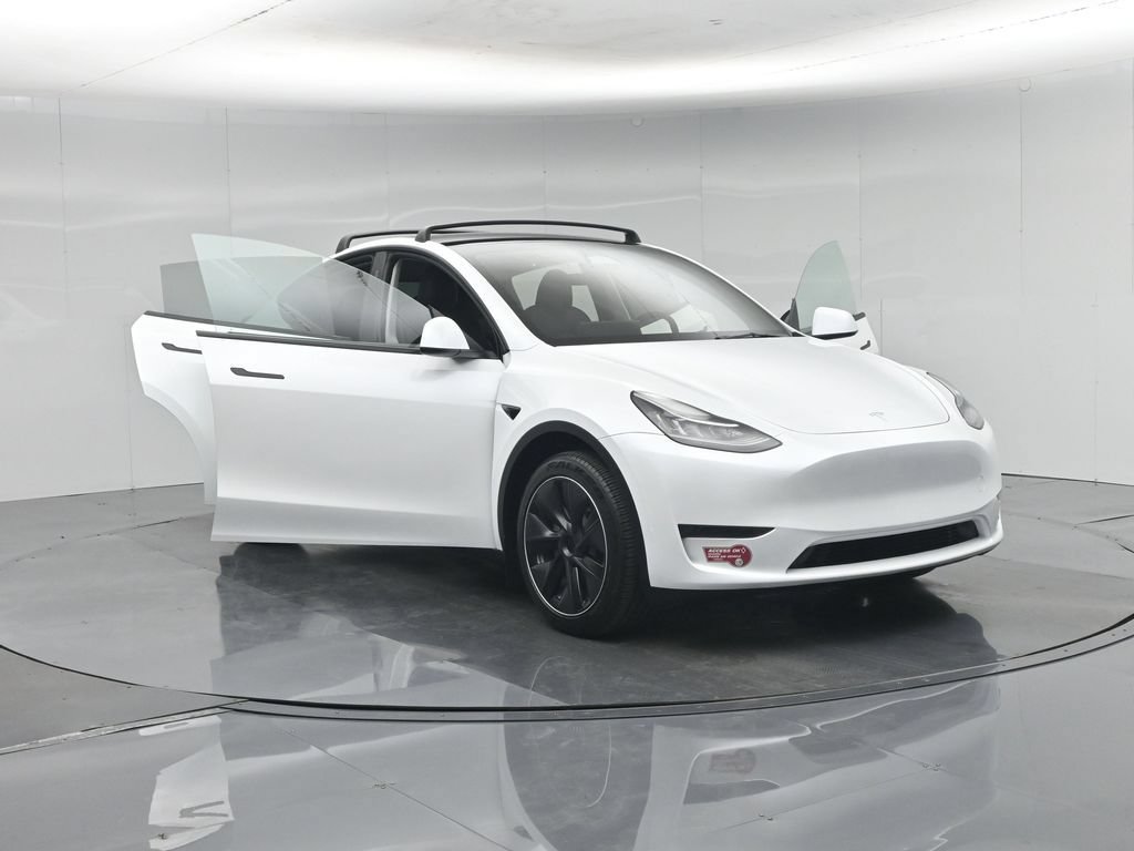Used 2023 Tesla Model Y Long Range AWD/4WD image 29