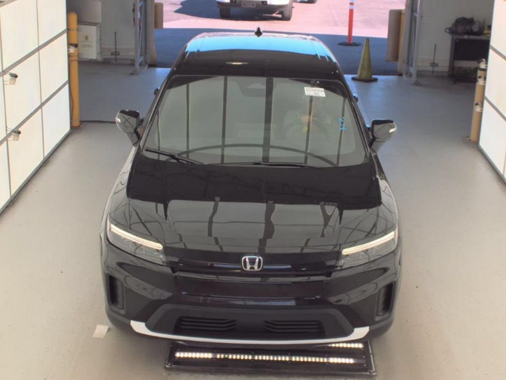 Used 2024 Honda Prologue EX image 2