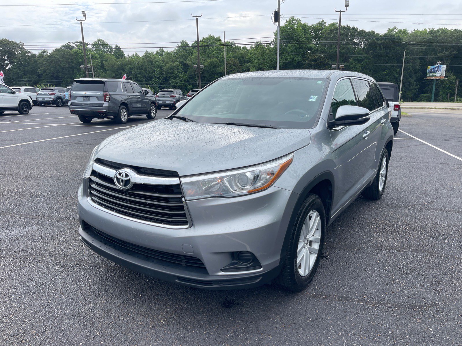 Used 2016 Toyota Highlander LE FWD image 3