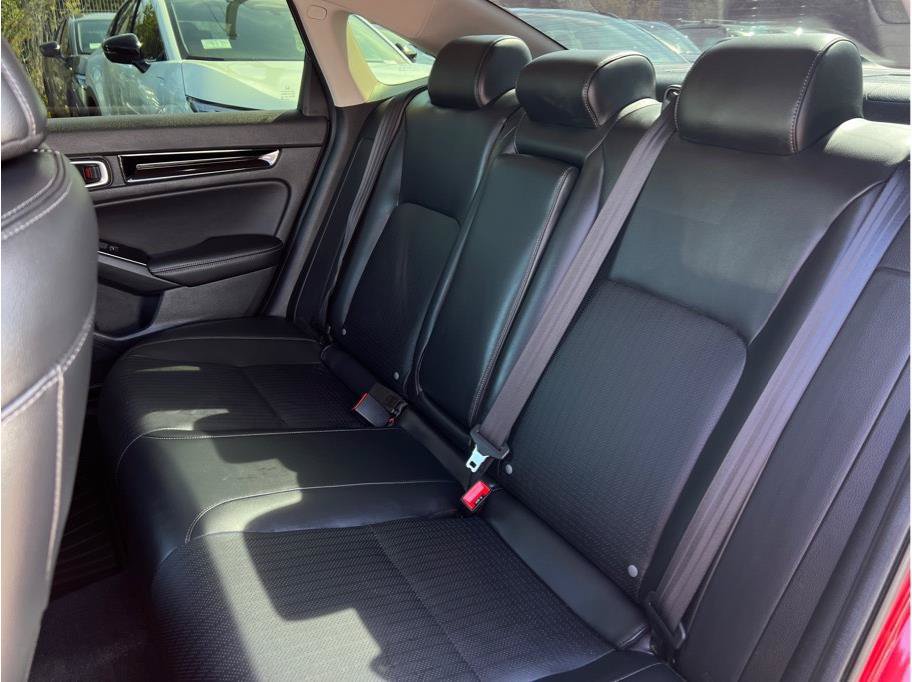Used 2022 Honda Civic Touring image 9