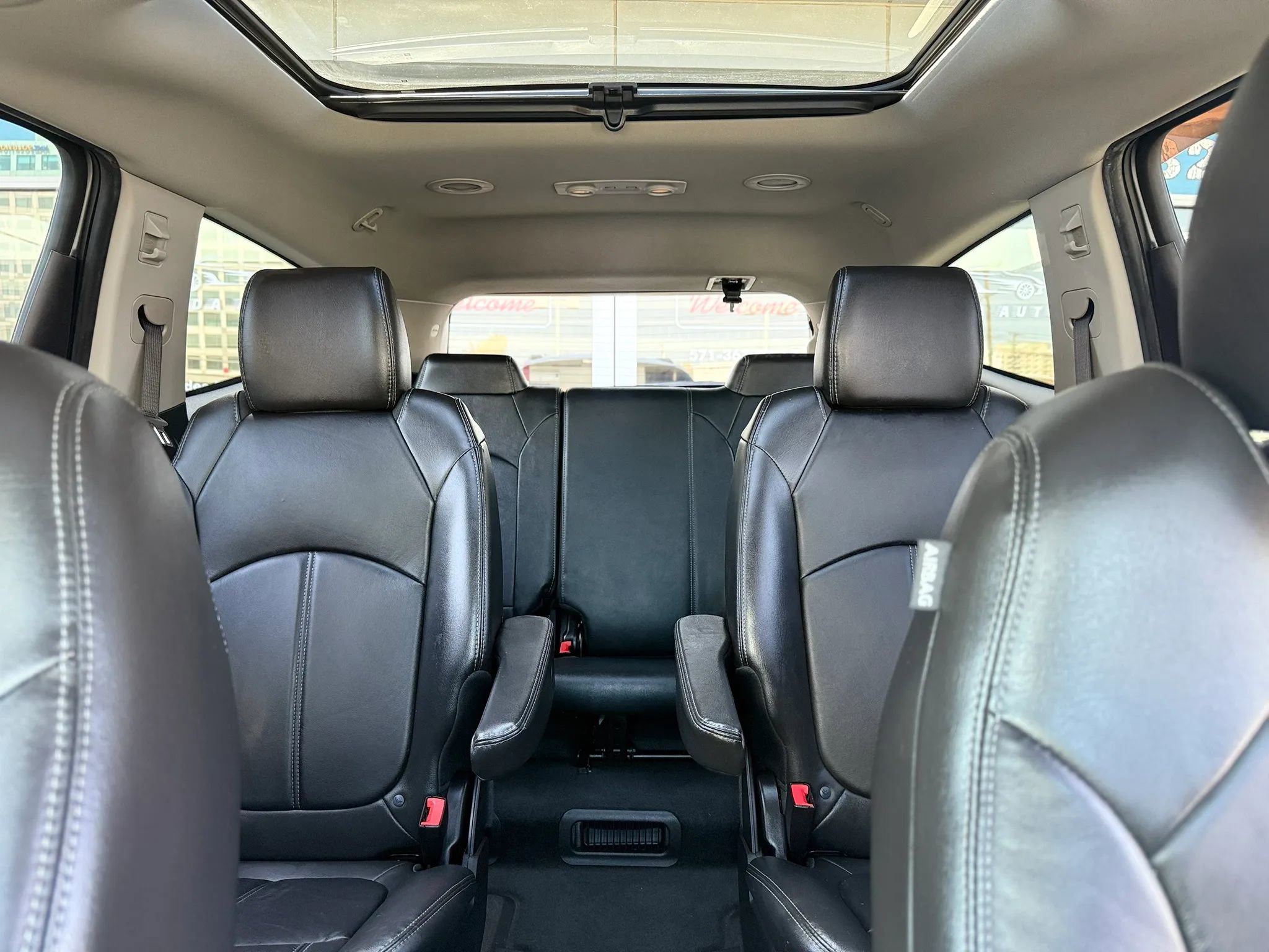 Used 2017 Chevrolet Traverse LT image 12