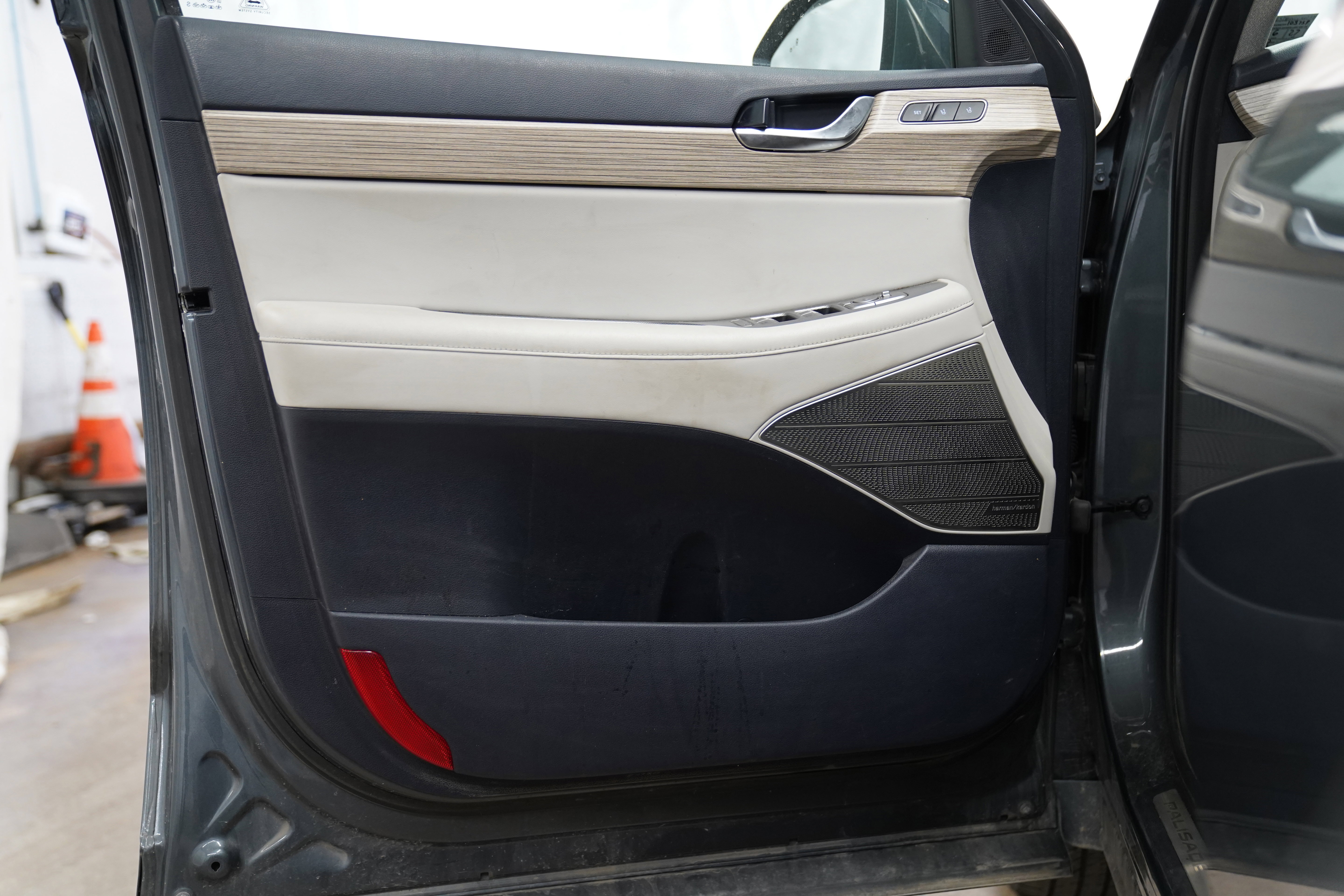 Used 2022 Hyundai Palisade Limited AWD/4WD image 17