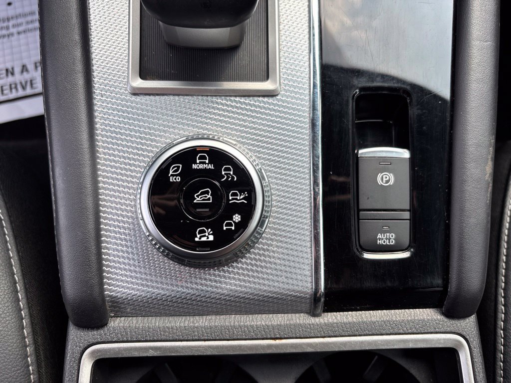 Used 2024 Mitsubishi Outlander SEL AWD/4WD image 29